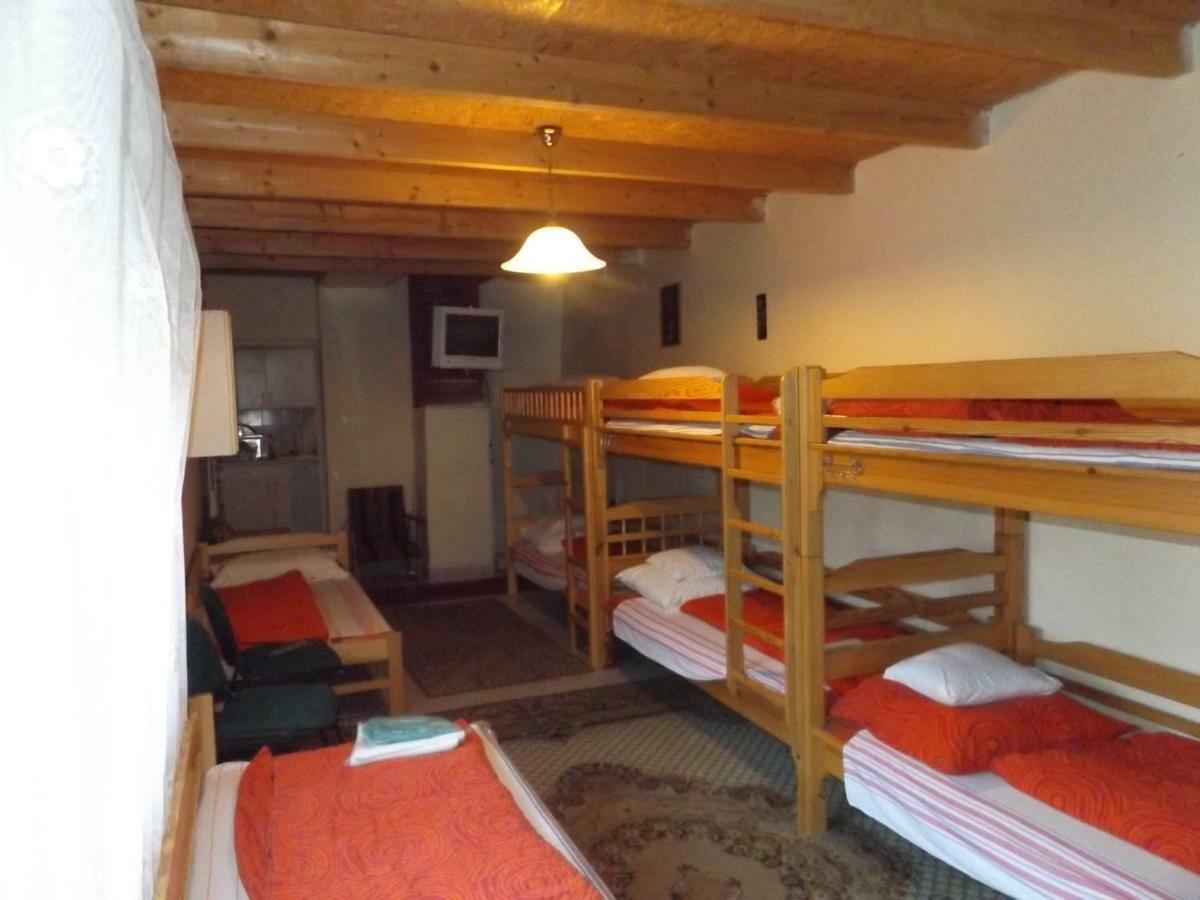 Opusztaszeri Mozes Vendeghaz Hotel Luaran gambar